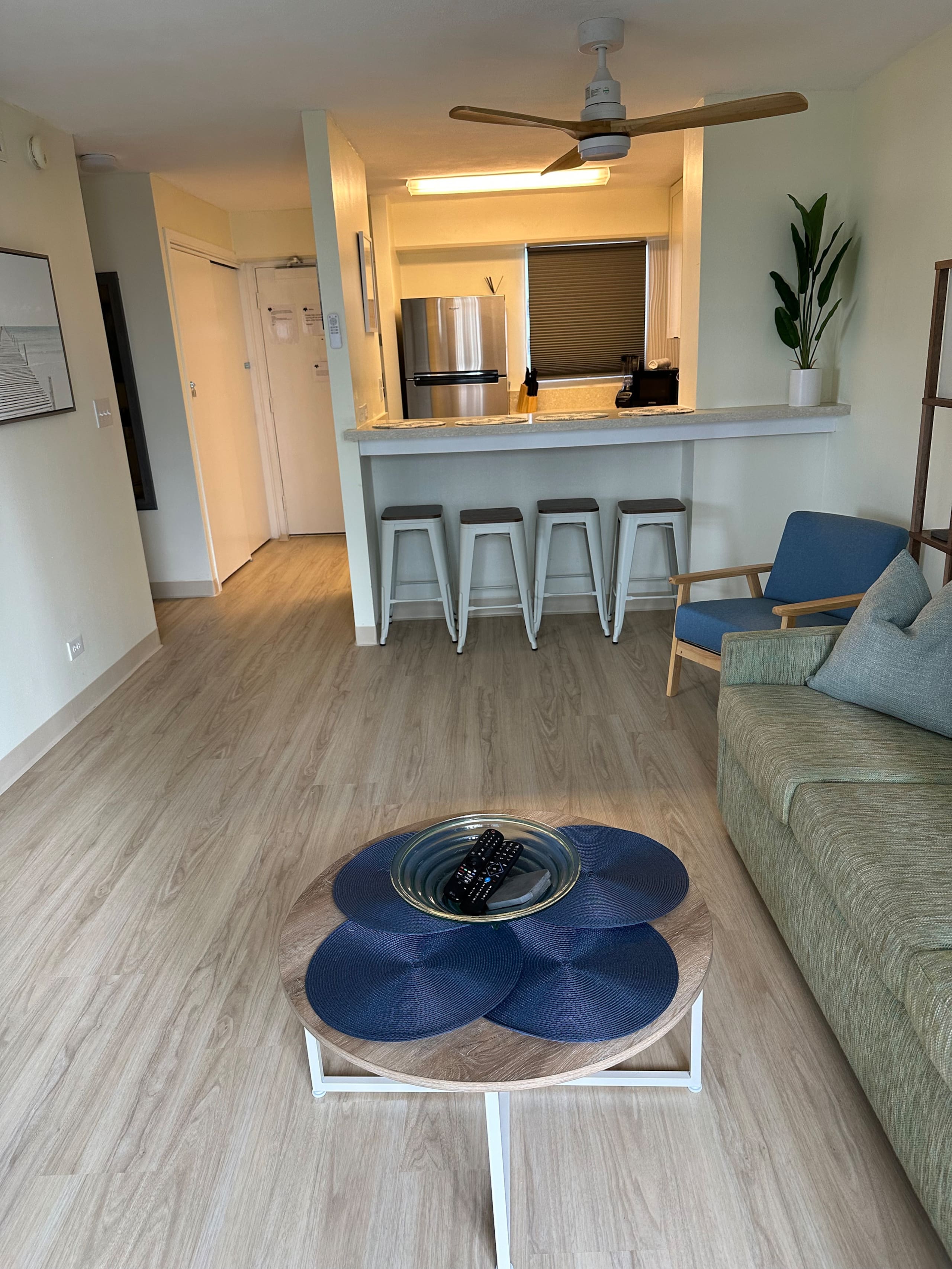 2 bedroom Waikiki apt sleeps 6 free parking - Image 2