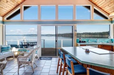 Herron Island Beach Front Escape