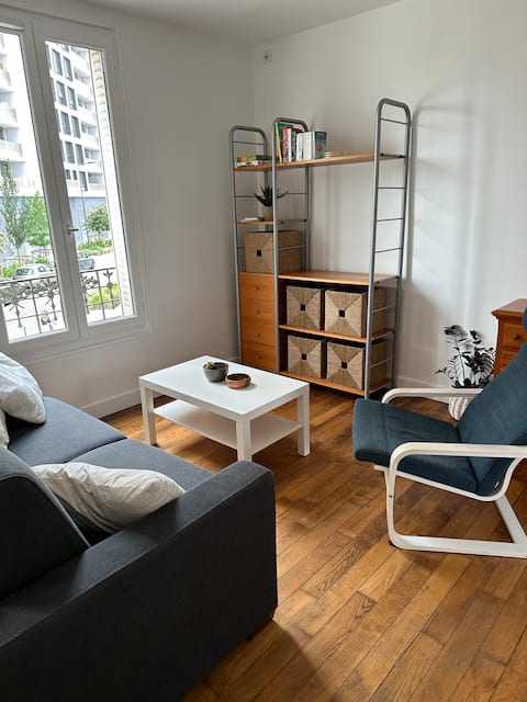 Apartment for 5 people, 200 m from the metro
