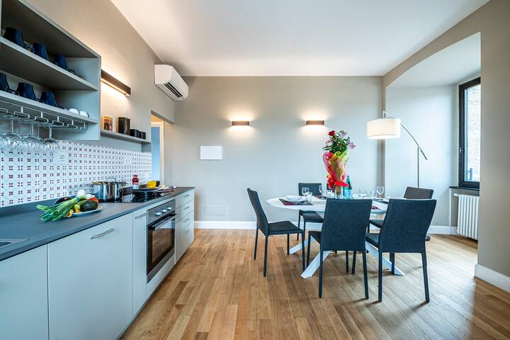 2 Medieval Towers-2 Florences-View 360° gallery image 5