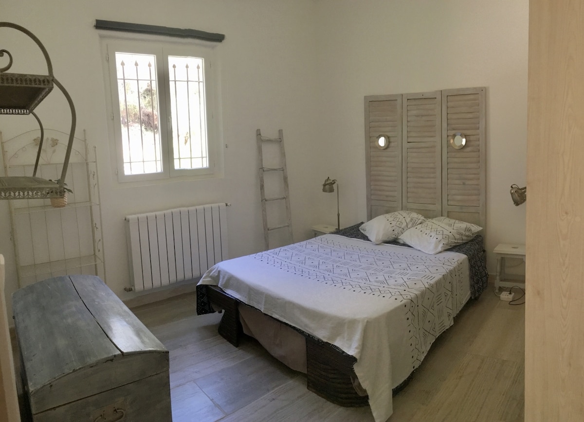 Dhomë gjumi me krevat 140.