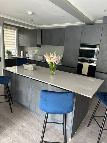 Cameron Coach House Unique and Modern gallery image 4