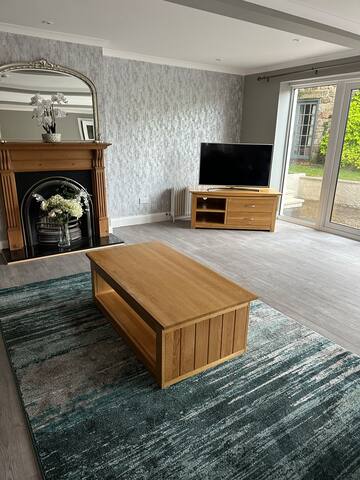 Cameron Coach House Unique and Modern gallery image 5