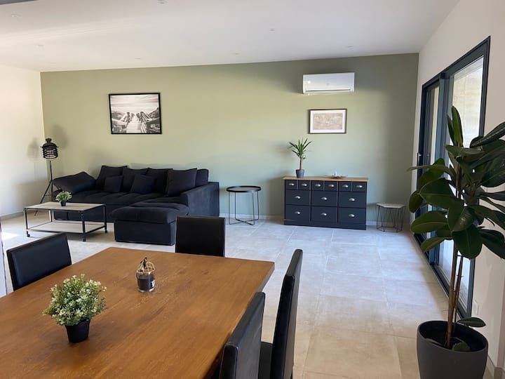 פינת אוכל/ סלון