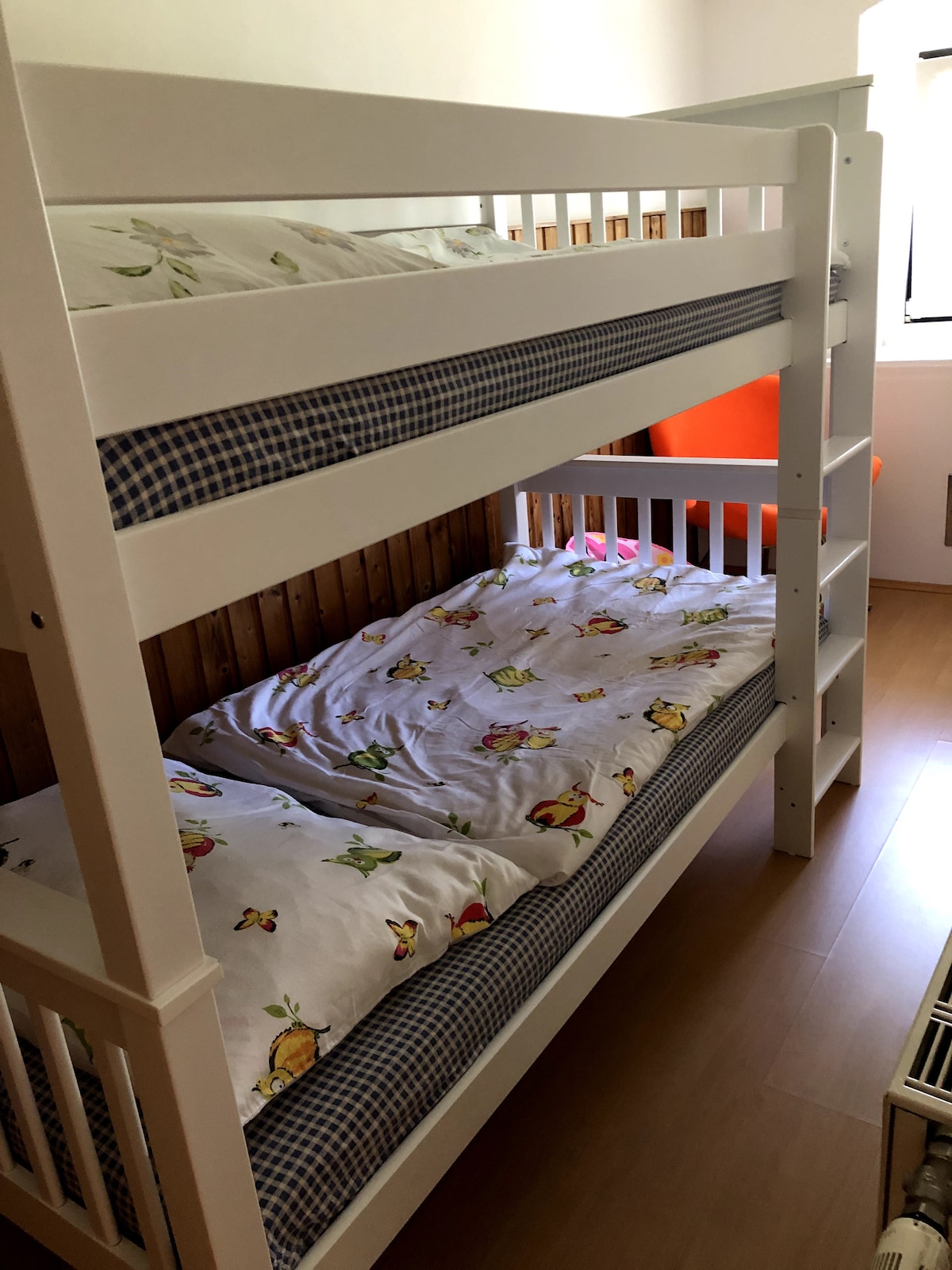 Vysoká posteľ v detskej izbe