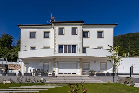 Top Airbnb: Apartment Panorama I with sea view near Opatija in Veprinac