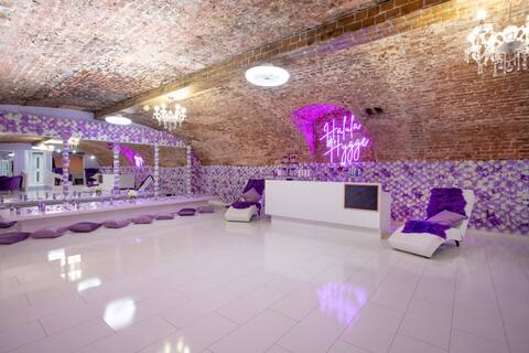 Insta fabulous silent disco cellar property!