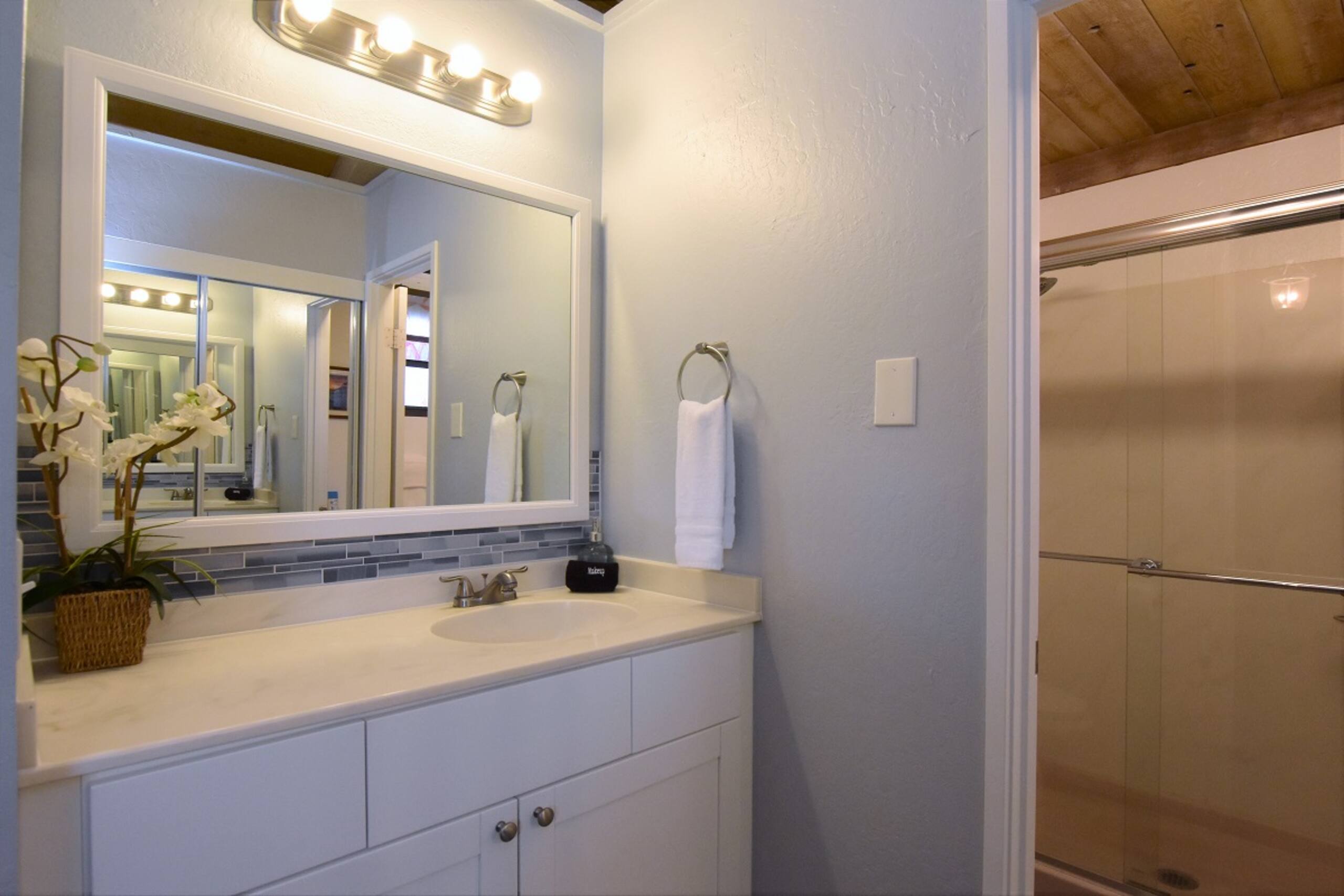 Top-Floor Retreat with Ocean & Golf Course Views! - Image 10