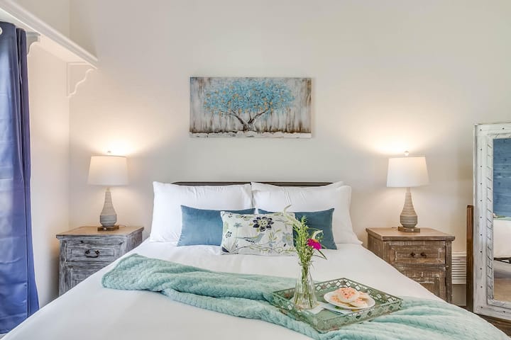 Snuggle into the serenity of this peaceful retreat.