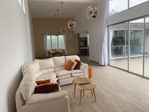 Popular Airbnb listing: Villa Terram en Azpitia in Santa Cruz De Flores