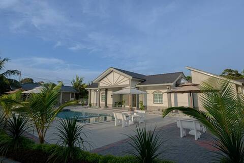 Villa Dracaena With Private Pool 20 mins to Town