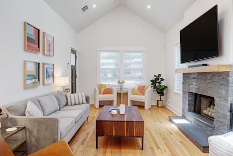 Top Airbnb: Central Austin Historic Hyde Park - Entire House in Austin