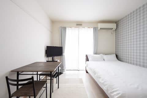 3-minute walk to the station. Convenient apartment for living. Recommended for long-term stays