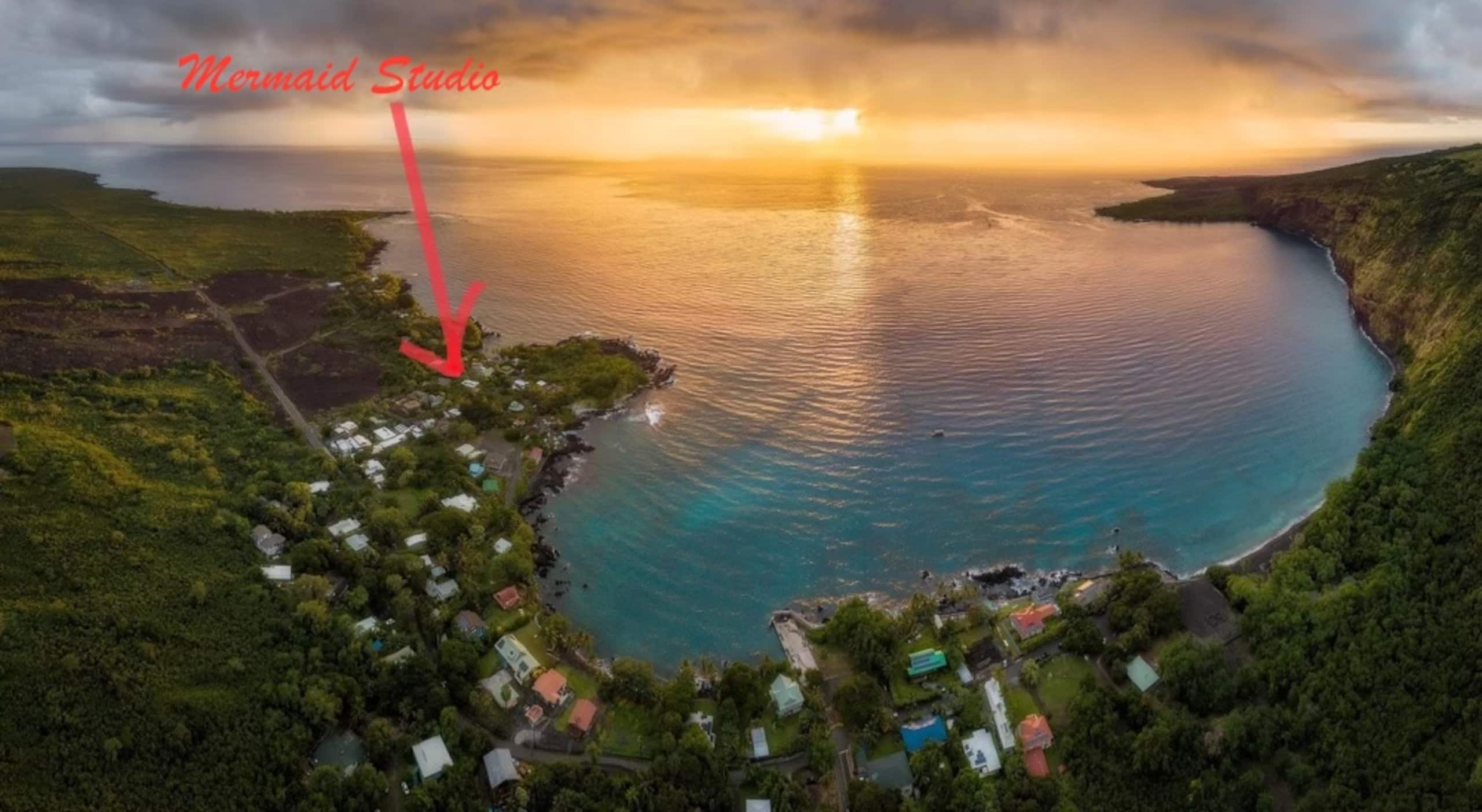 Home in Kealakekua Bay · ★4.92 · 13 bedrooms · 4 beds · 2.5 baths - Photo 9