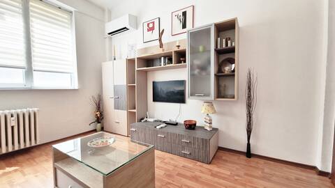 Top Airbnb: Tiny Convertible - Top Location in Център