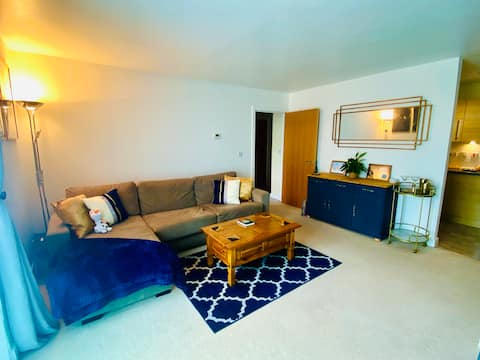 Popular Airbnb listing: 1 Bedroom Flat + Double Sofa Bed in Reigate And Banstead