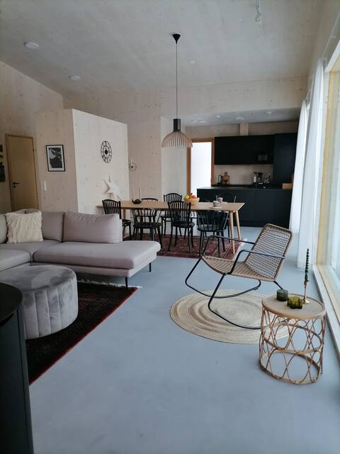 Spacious, modern villa with stunning scenery