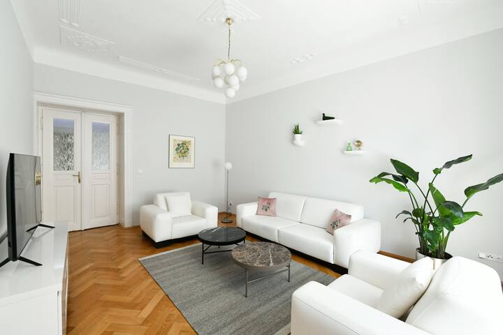 Art-Nouveau Residence in the Heart of the Old Town gallery image 5