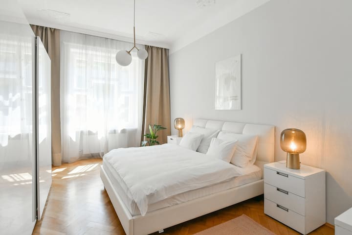 Art-Nouveau Residence in the Heart of the Old Town gallery image 3