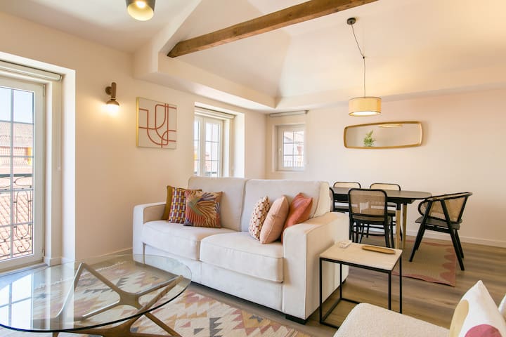 Baixa bright 2 bdr+2 baths flat!