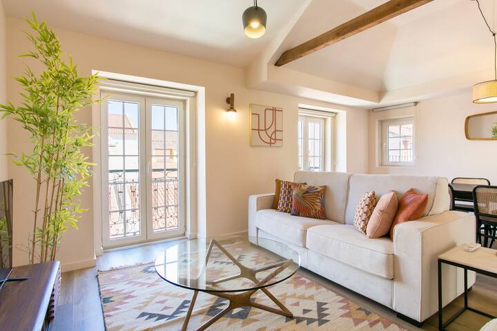 Baixa bright 2 bdr+2 baths flat! gallery image 2