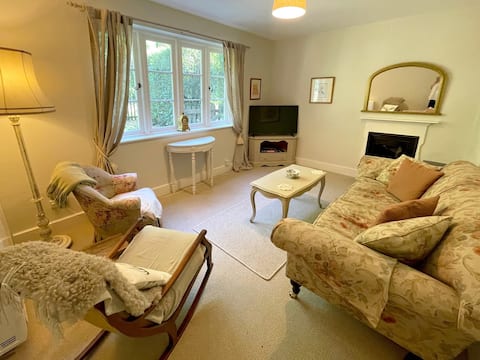 Successful Airbnb property: The Cottage in Surrey Heath