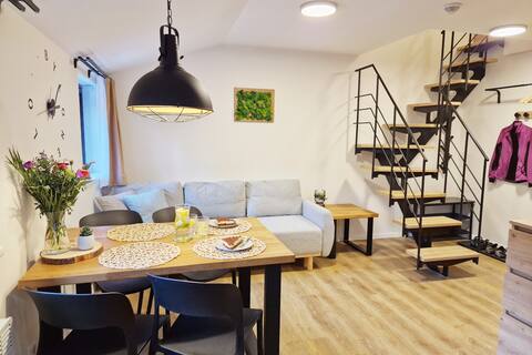 Bylo Nebylo (Once Upon a Time) Apartment '80