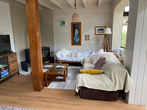 Top Airbnb: House located 100 m from the sea. in Loctudy