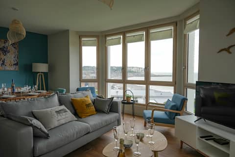 Successful Airbnb property: Villa Sunset 4*: facing the sea, Bleu Majorelle in Mers Les Bains
