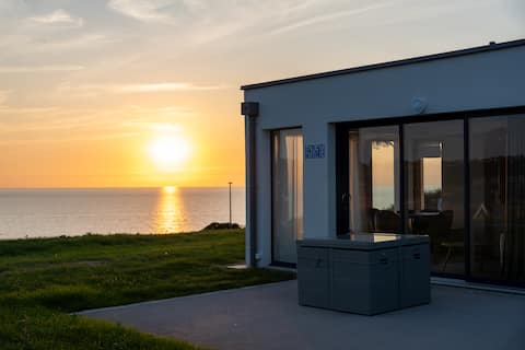 Villa Sunset 4*: facing the sea, Matisse Blue