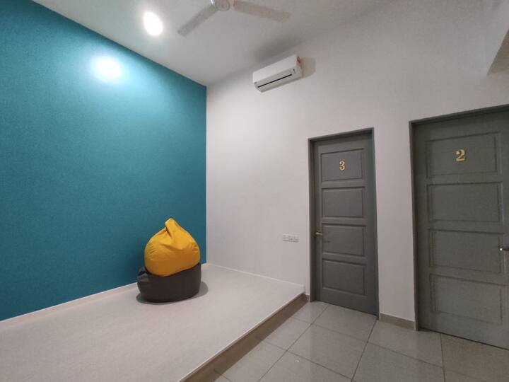 Imewekwa na sakafu ya mbao ya ghorofa ya 3 ya tatami.
Vifaa vya kuziba ukuta wa USB.