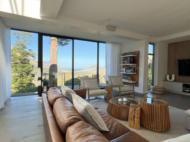 Designer Family Villa with views – Cape Town gallery image 2