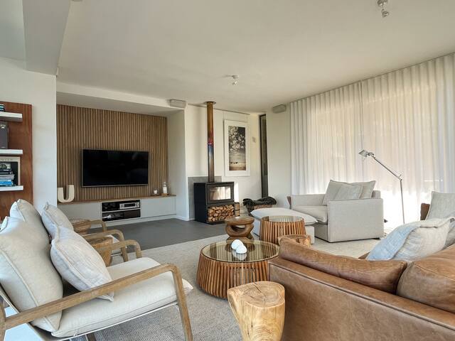 Designer Family Villa with views – Cape Town gallery image 3