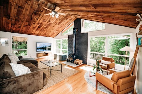 Riverfront Firepit! HotTub-GameRoom-FirePlace-BBQ