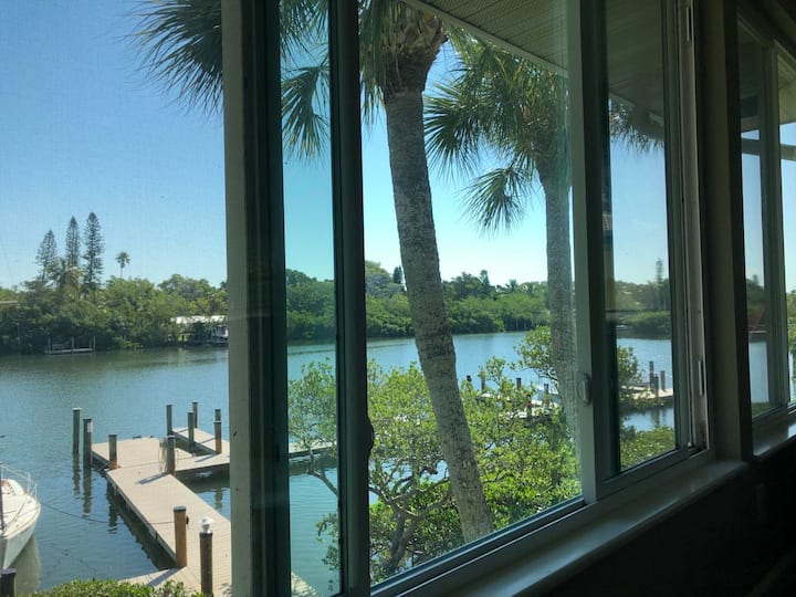 Cozy Beach Home Away From Home - Longboat Key, FL