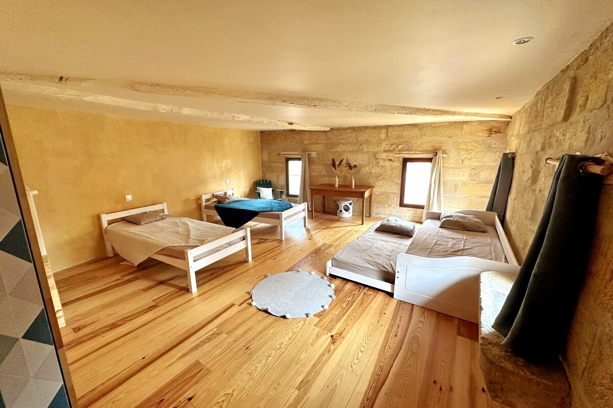 Na prízemí: „internát“ so 4 samostatnými posteľami