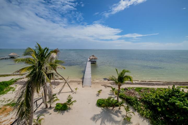 Private Beachfront 4 BR Home w Dock, Pool, Rooftop