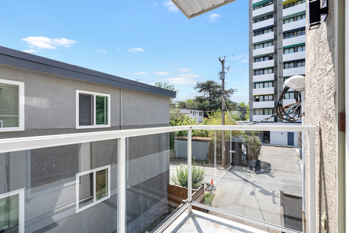 Spruce Suites Six