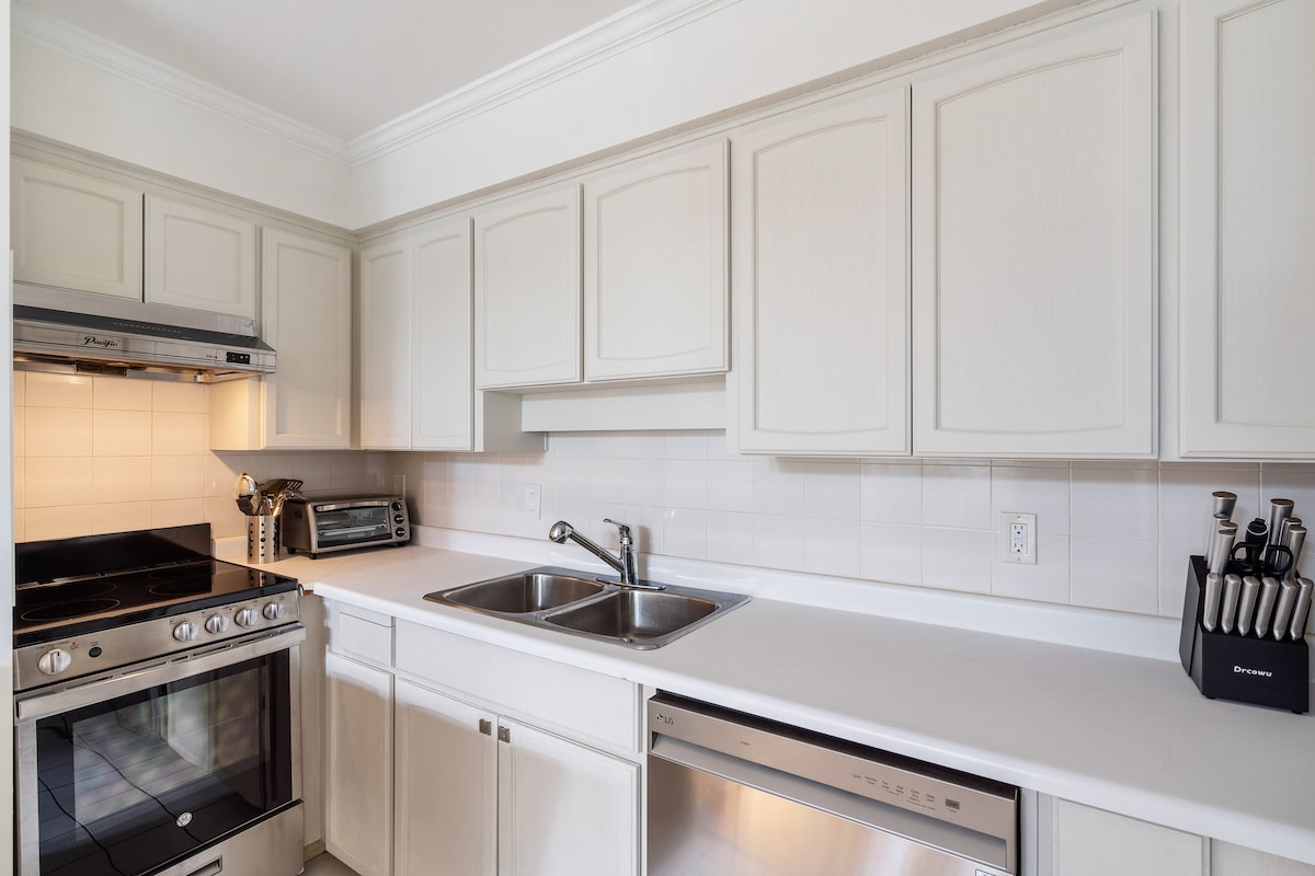 Spruce Suites Seven