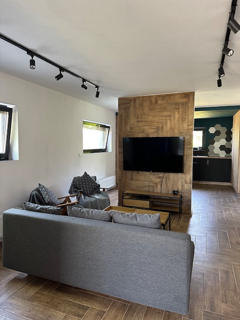Modern flat in a peaceful area