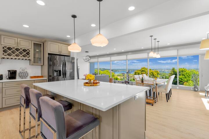 4 Beds Top Floor House with Lake & Mountain Views gallery image 5