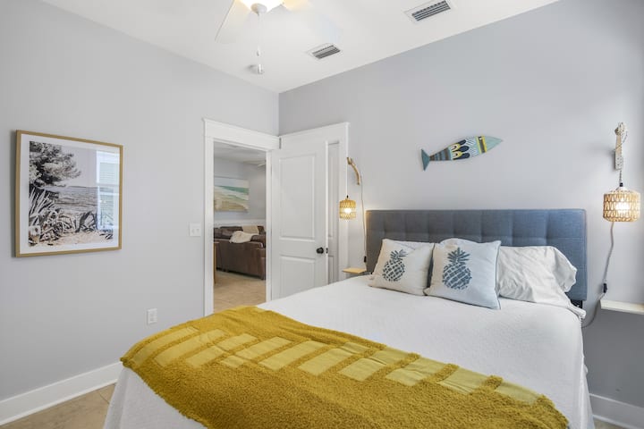 First floor bedroom - no steps to entry