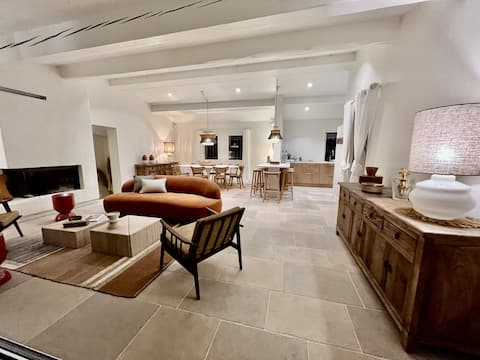 Propriété Airbnb réussie: Beautiful family villa - Saint Tropez Secure estate à Gassin