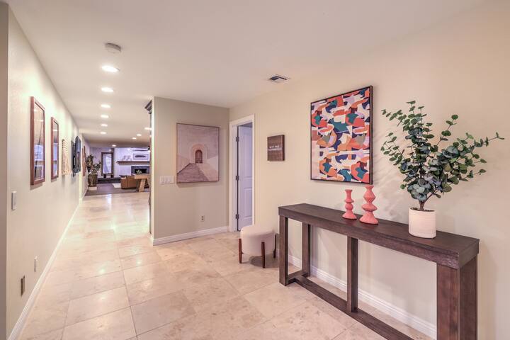 Family Villa, 7 BD, 3 BA, Pool/Jacuzzi gallery image 3