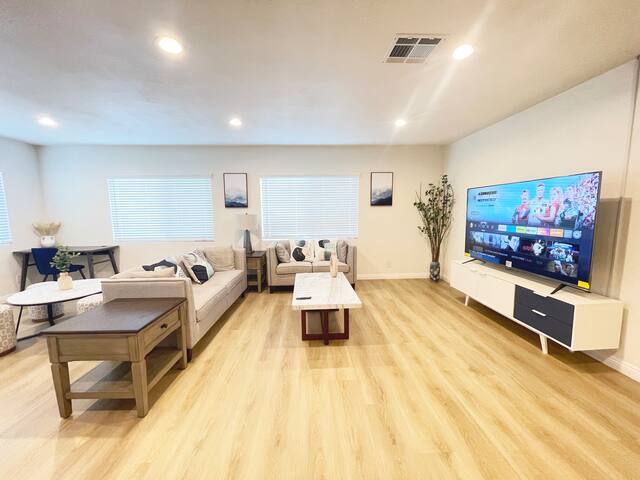 2 Houses New 4BR3B+1B1B Fully Remodeled 17 Guests gallery image 5