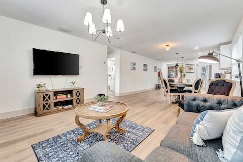 Top Airbnb: Hot Tub Gem ~ Stylish, Cozy & 6 mins to Downtown in V.M. Ybor