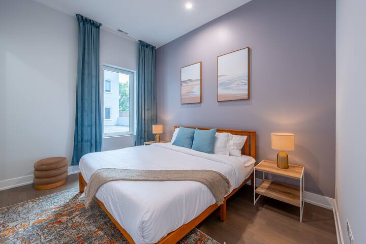 Grant Park-10 min Free P-Spot EV&Balcony Sleeps 12 gallery image 3