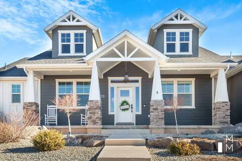 Luxurious 7Bd, 4Bath w/Theatre, BunkRm, Huge Yard