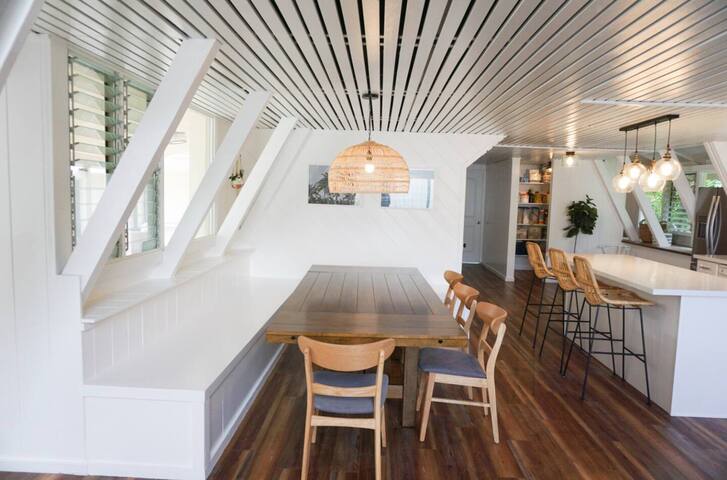 Beach Bungalow – 50 yards to beach – secluded gallery image 5