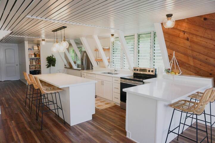 Beach Bungalow – 50 yards to beach – secluded gallery image 2